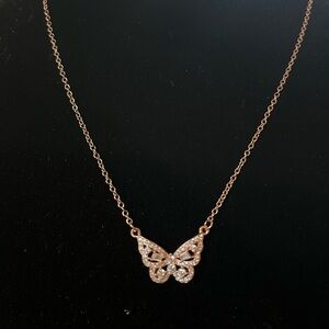 Stunning Rose Gold Butterfly Necklace – Delicate & Sparkling Design!